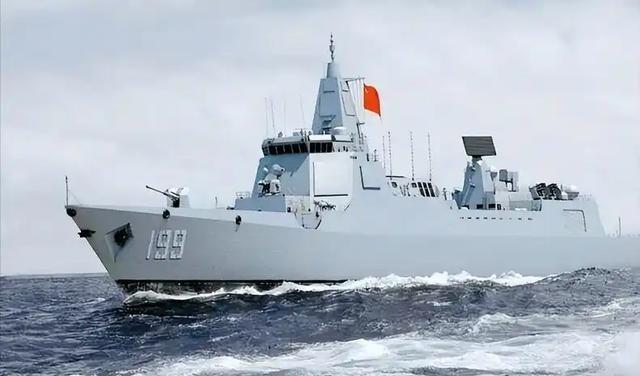 中国海军的一个谜之操作，谁都知道055很强，但海军就是不怎么造055，而是选择造