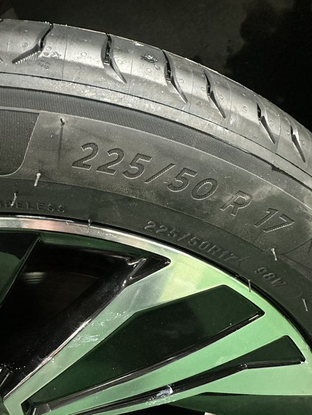 瞬间安静了去装的路上和装完回来的路上完全不一样！回来基本上听不到胎噪了只有风燥