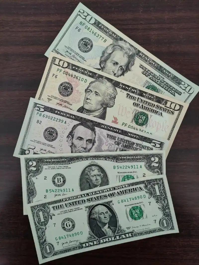 币圈震荡真相：美元信用危机与川普时代的暗涌