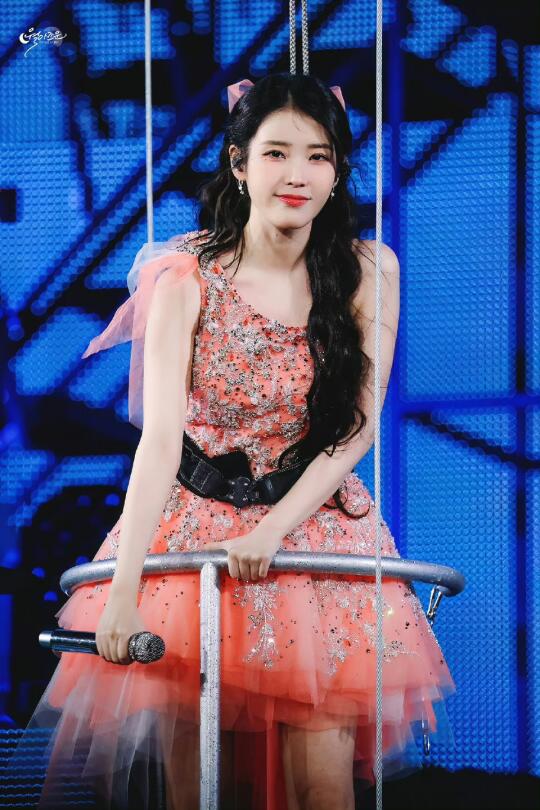 IU“甜宝真的好甜！”