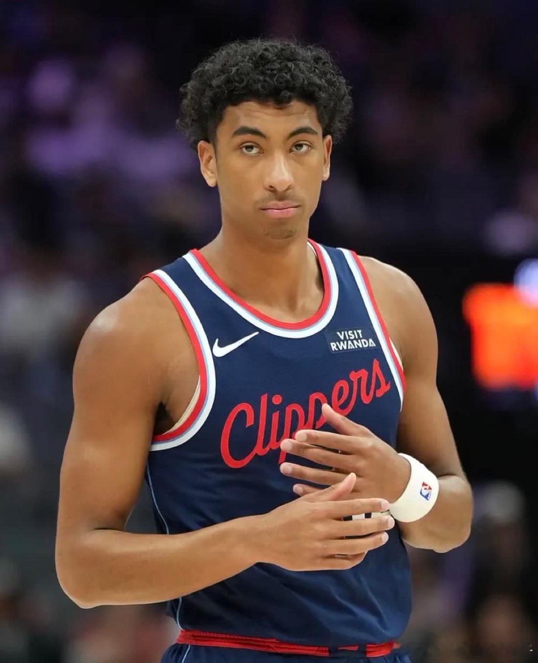 NBAnbanba季前赛据ESPN消息源透露：洛杉矶快船将裁掉后卫、2