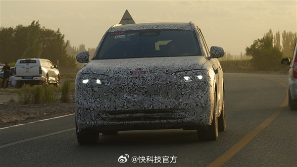 【问界又一爆款SUV将至！全新M7谍照曝光】问界M9和M8分别包揽了50万和40