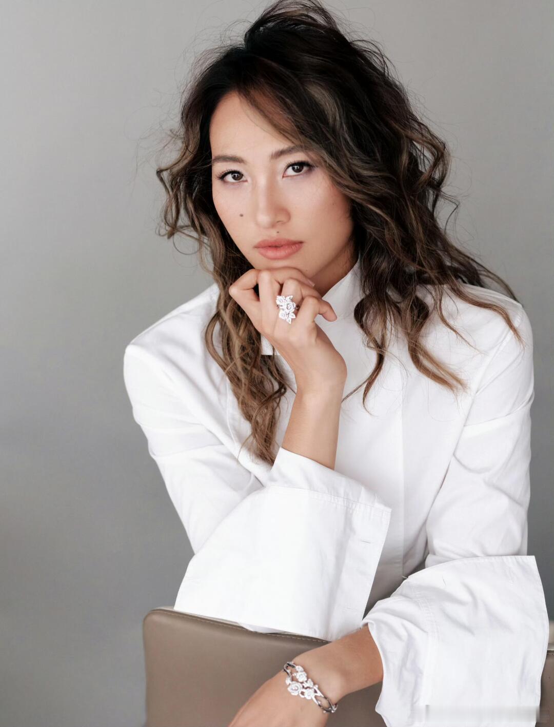 郑钦文原来打这个比赛为澳网热身据先驱太阳报报道澳网开幕周的部分表演赛高芙，辛纳，