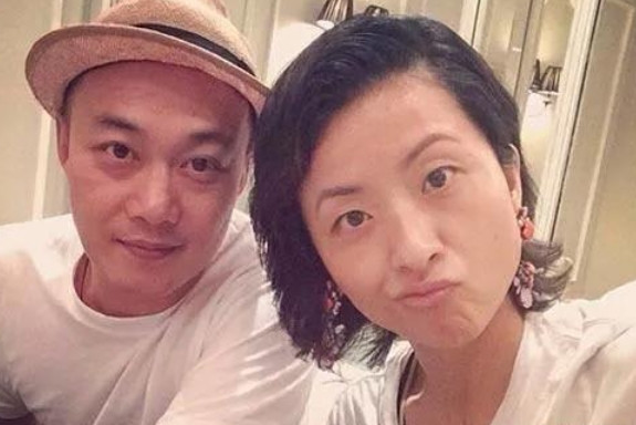 有一次，陈奕迅在接受采访时，竟然语出惊人，他说:“我存款只剩下了3000多万，日