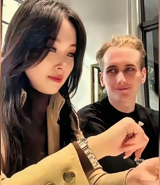 上海“洋垃圾”女婿不光被精准扶贫，还脚踏六条船，这事真是日了天了。女孩，不，女人