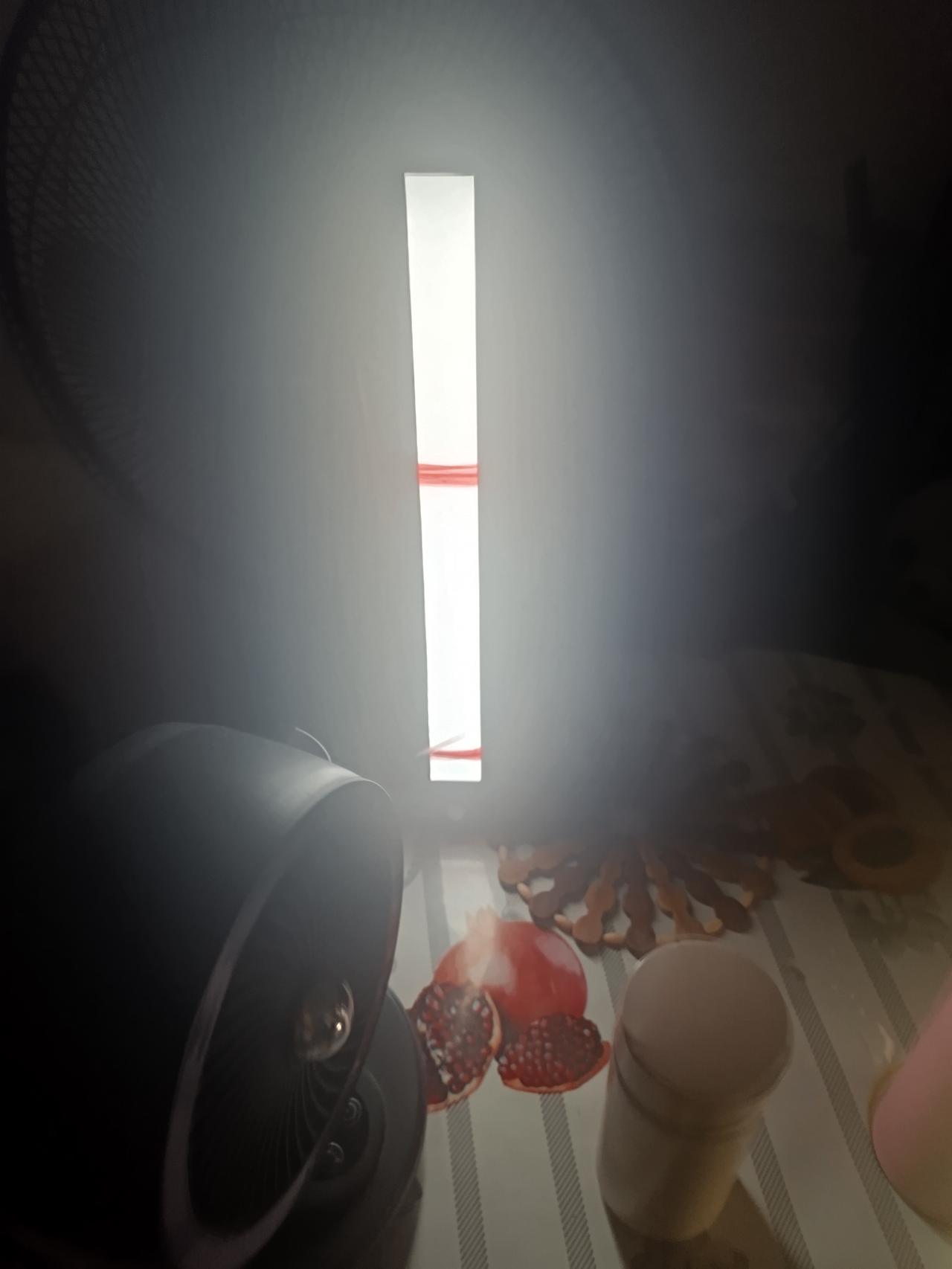 你敢相信吗？已经21世纪了，还会停电。外面的温度是40度。