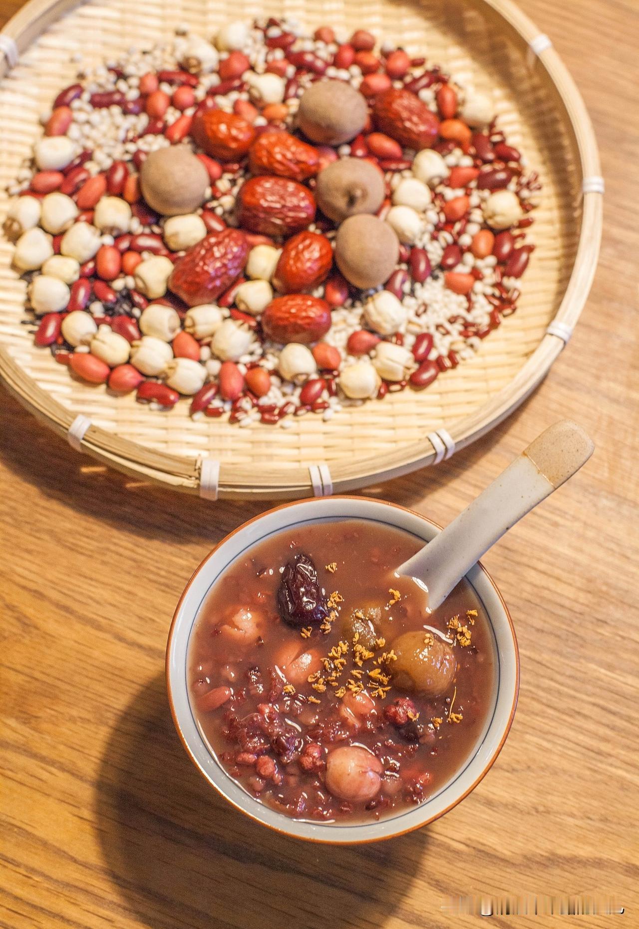  一到晚上就睡不着？记住这几种食物，安神助眠，一觉到天亮不做梦很多中老年