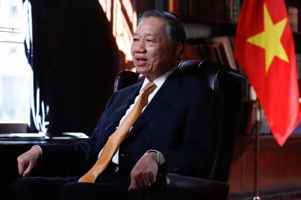 越南书记苏林最后时刻还是选择倒向了美国，苏林称，越南与美国达成贸易协议已“非常接