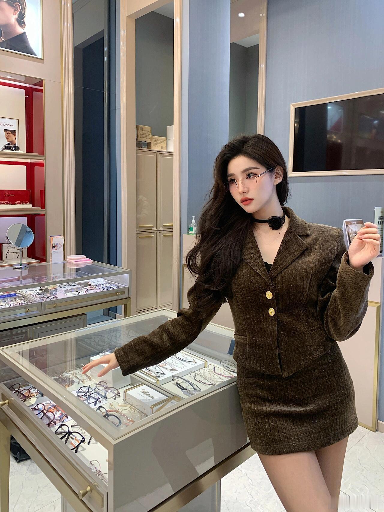 弟弟们，要听话啊