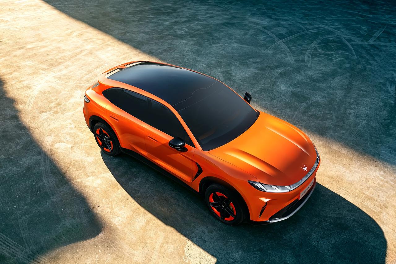 13万级拿下中大型SUV，还能选华为乾崑智驾？！极狐阿尔法T7预售价13.78