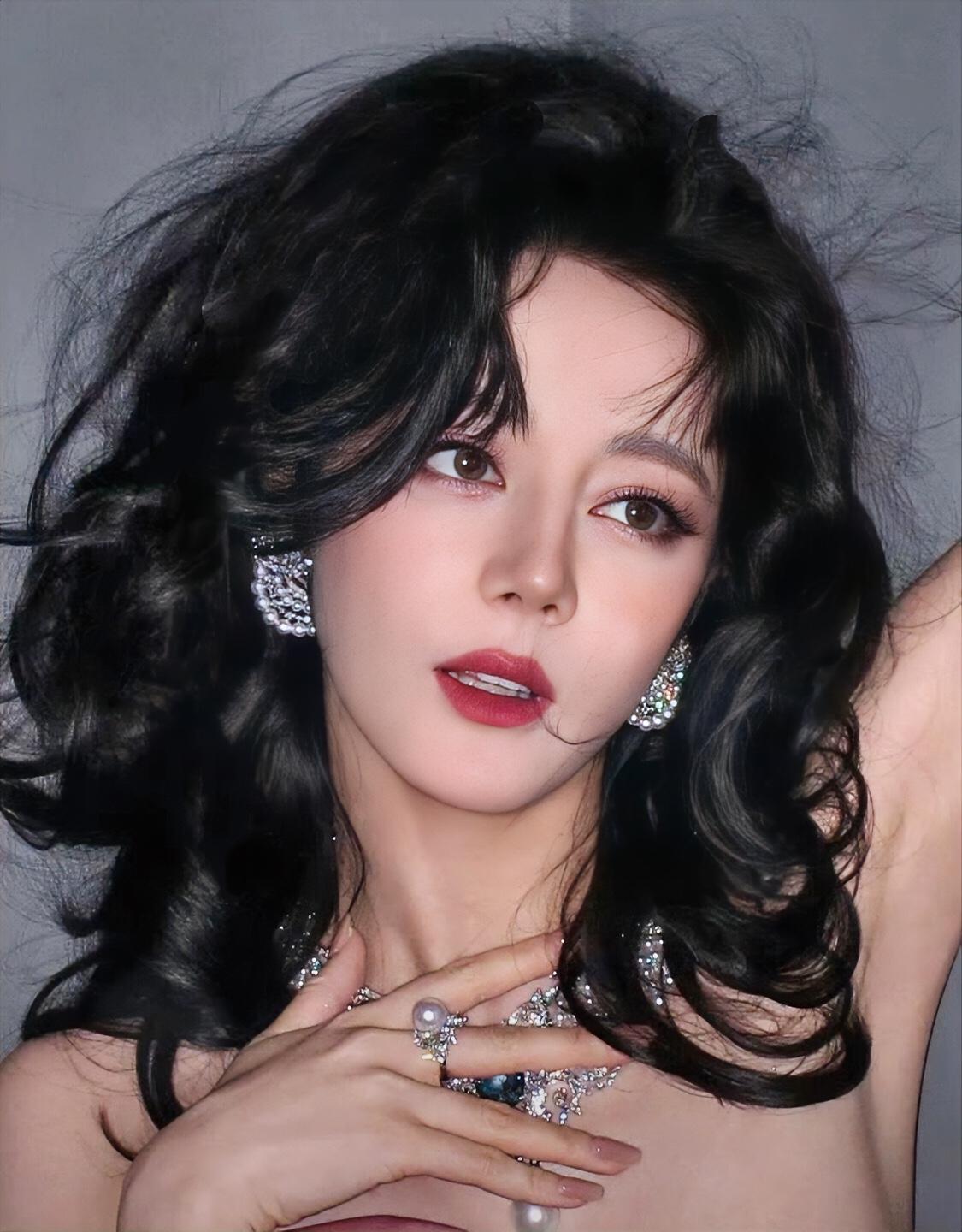 这完全是姐随便动一动摄影师随手拍一拍然后出片了还是惊艳众人的那种程度娱乐