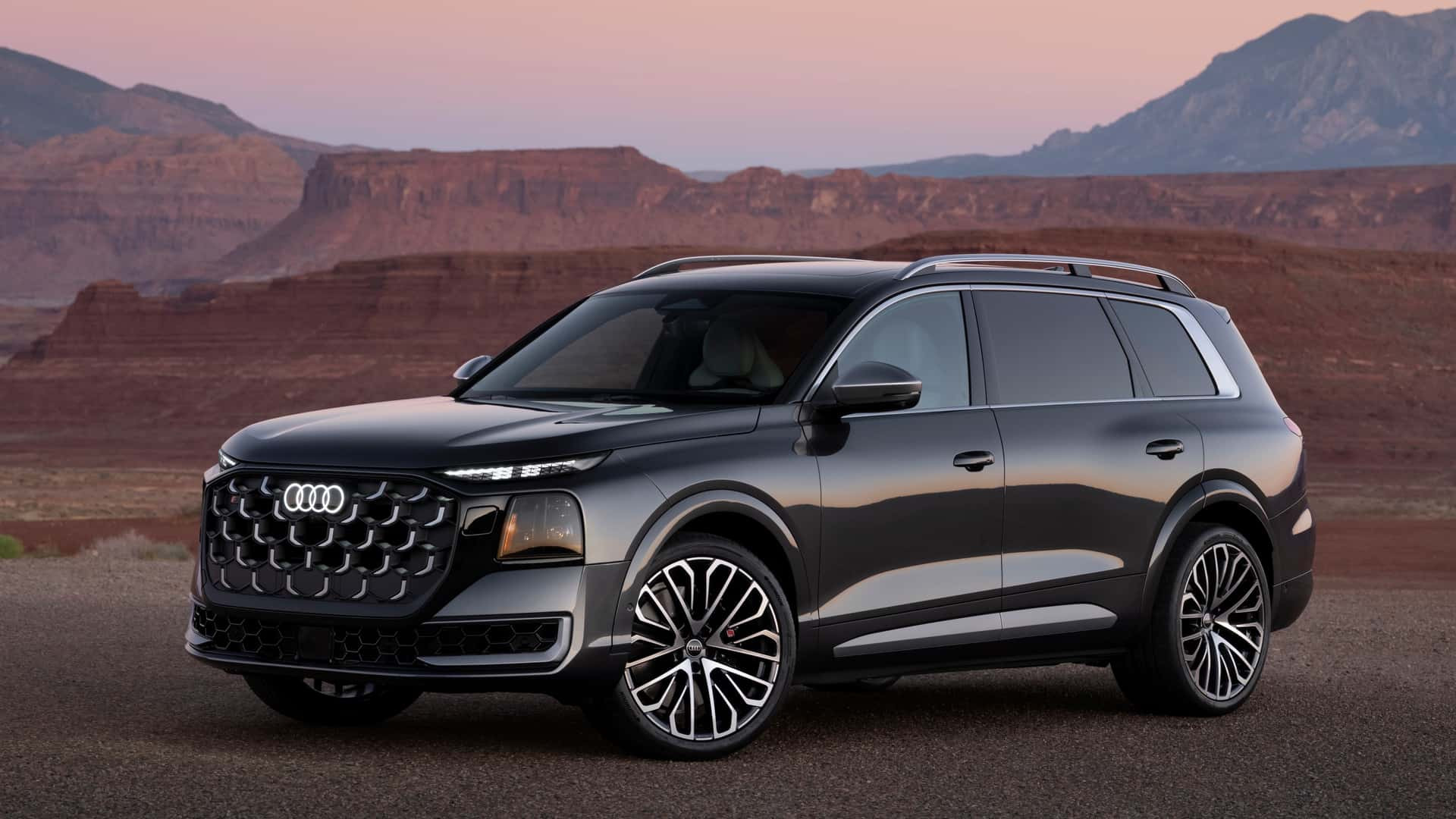 奥迪史上最大SUV！奥迪Q9发布，竞争奔驰GLS、宝马X7