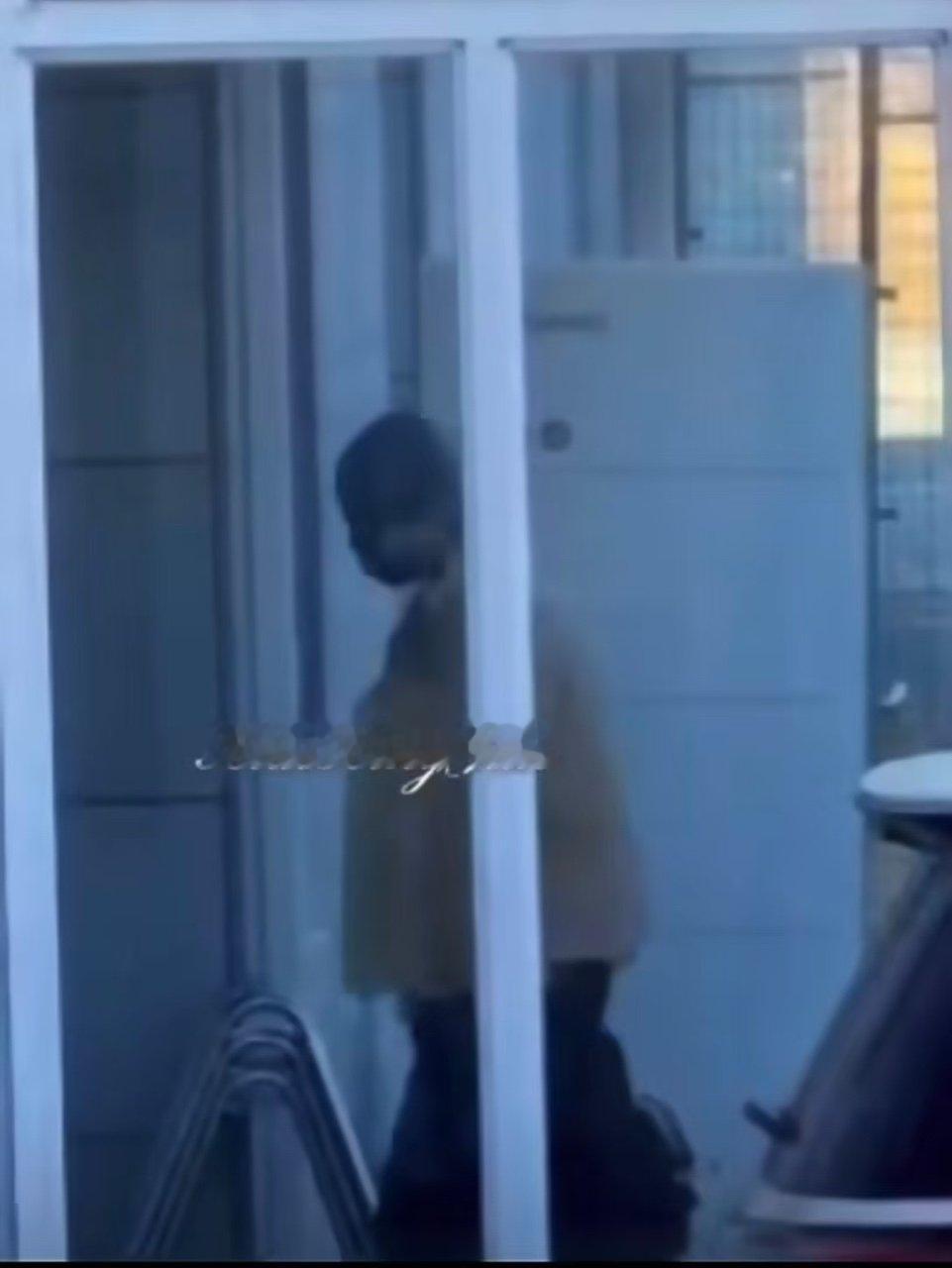 肖战出发澳门参加活动路透