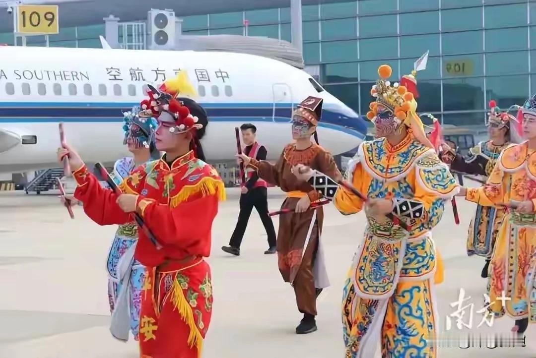 广东省揭阳市拥有中国民航这座4E级国际机场让《揭阳》名扬世界和全国各地！揭阳为