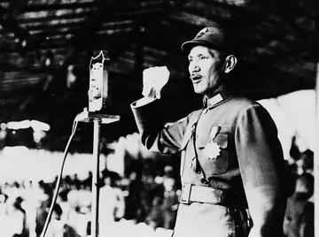 1947年，国军少校被俘，连长正要审问，国军少校却说：“你的级别太低，不用知道太