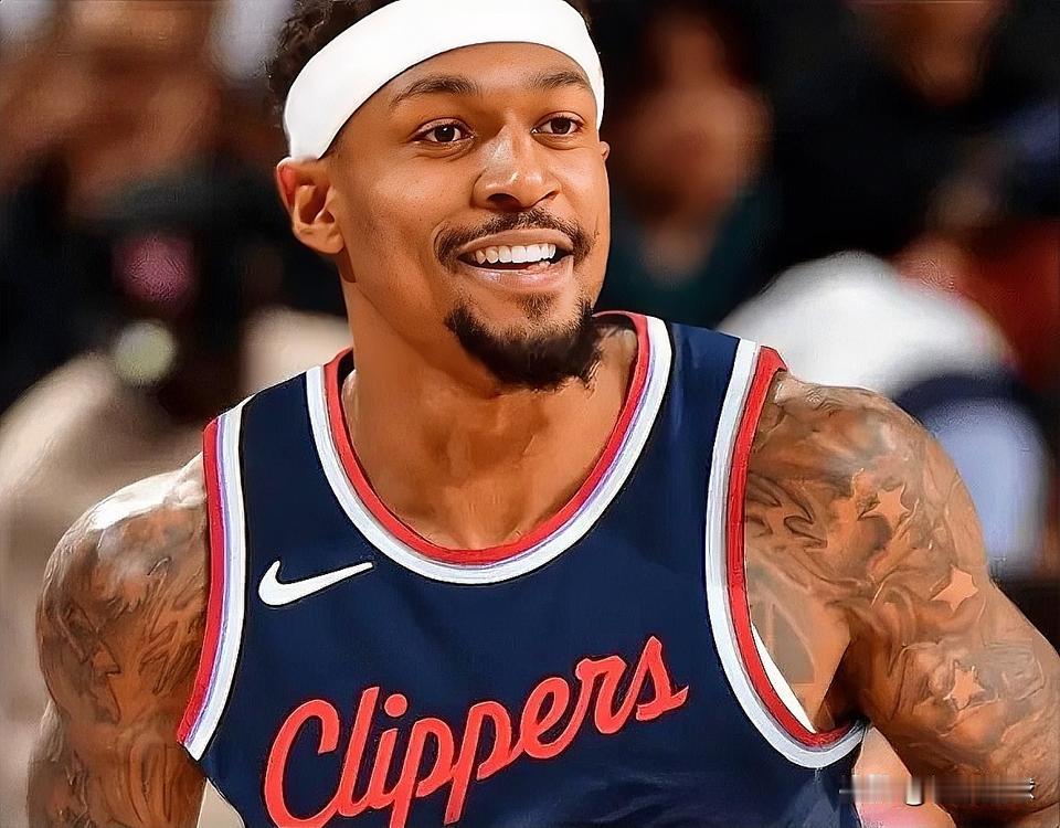 快船解散吧，比尔赛季报销，小卡复出遥遥无期，卢指导欲哭无泪！根据Shams的