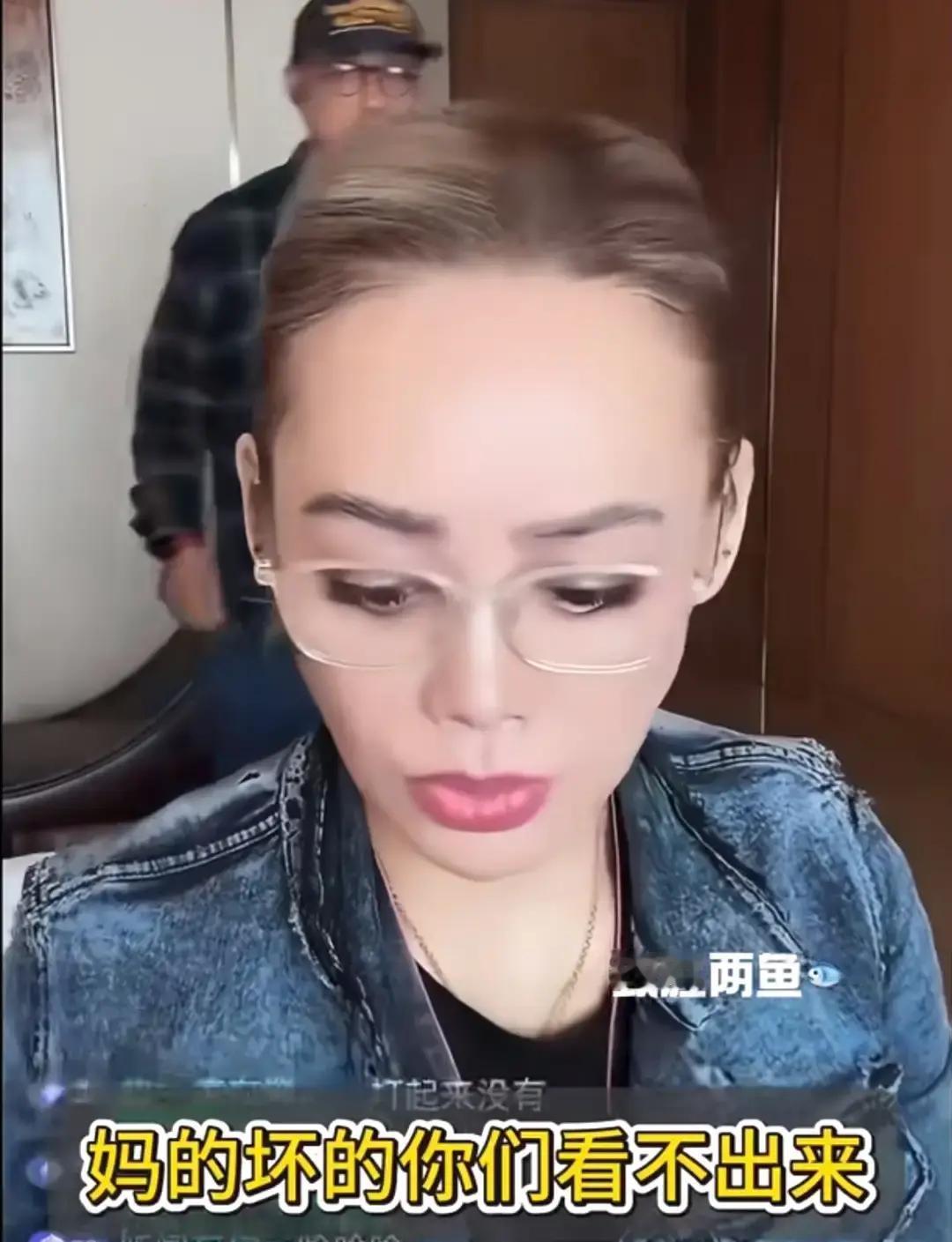 宁静直播又提《花少2》，她说爽子不坏，坏的人你们没看出来。弹幕炸了，直接分成两派。有人觉得她说得对，