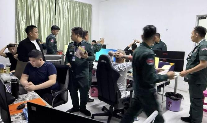 一名英国人在柬埔寨失踪，意外抓获22名搞电诈的漏网中国人。英国大使馆向柬埔寨警方