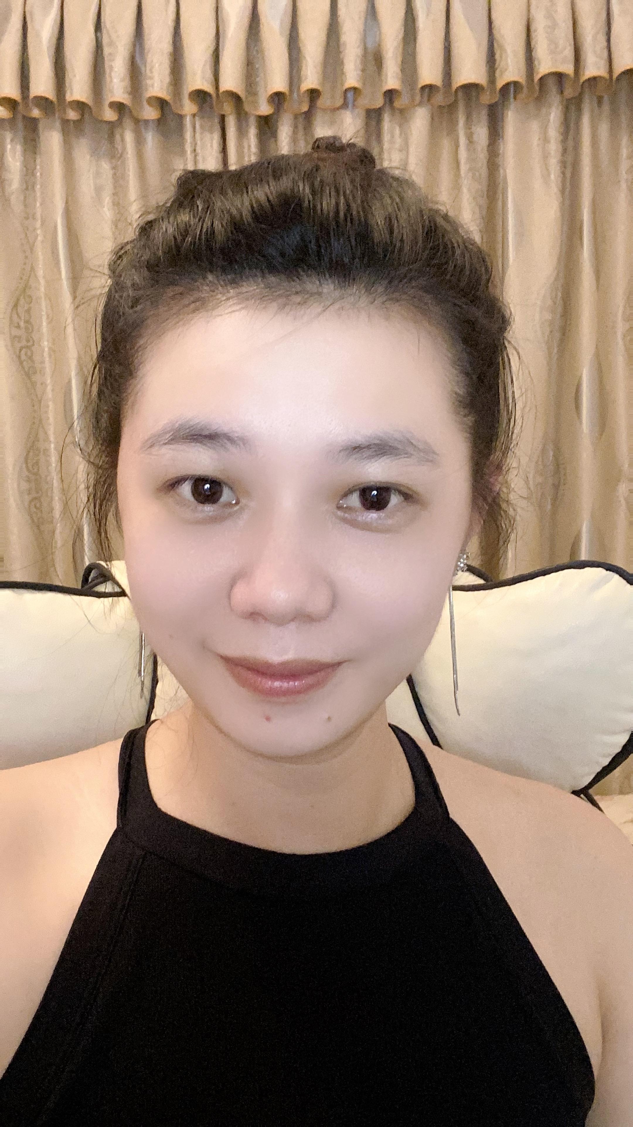 我虽然不漂亮，但是耐看的不信你多看几眼