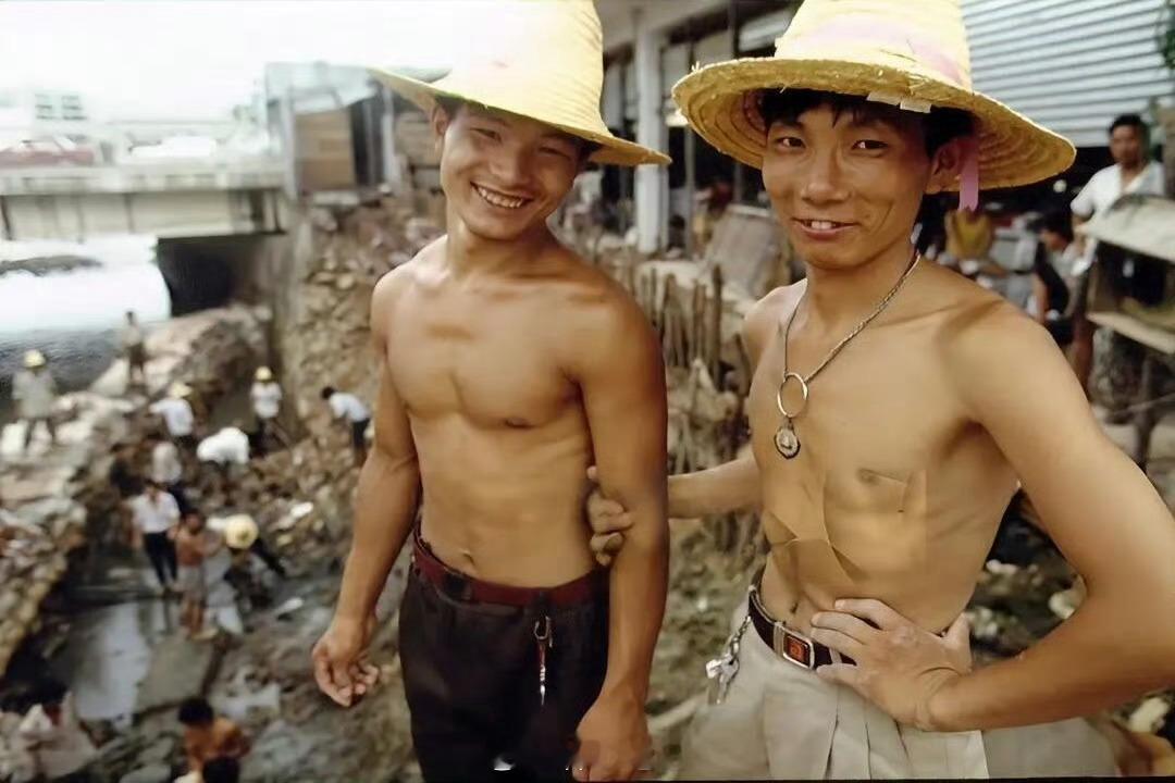 幸福本来就没有固定答案，有人爱热闹就有人图清静。​​​