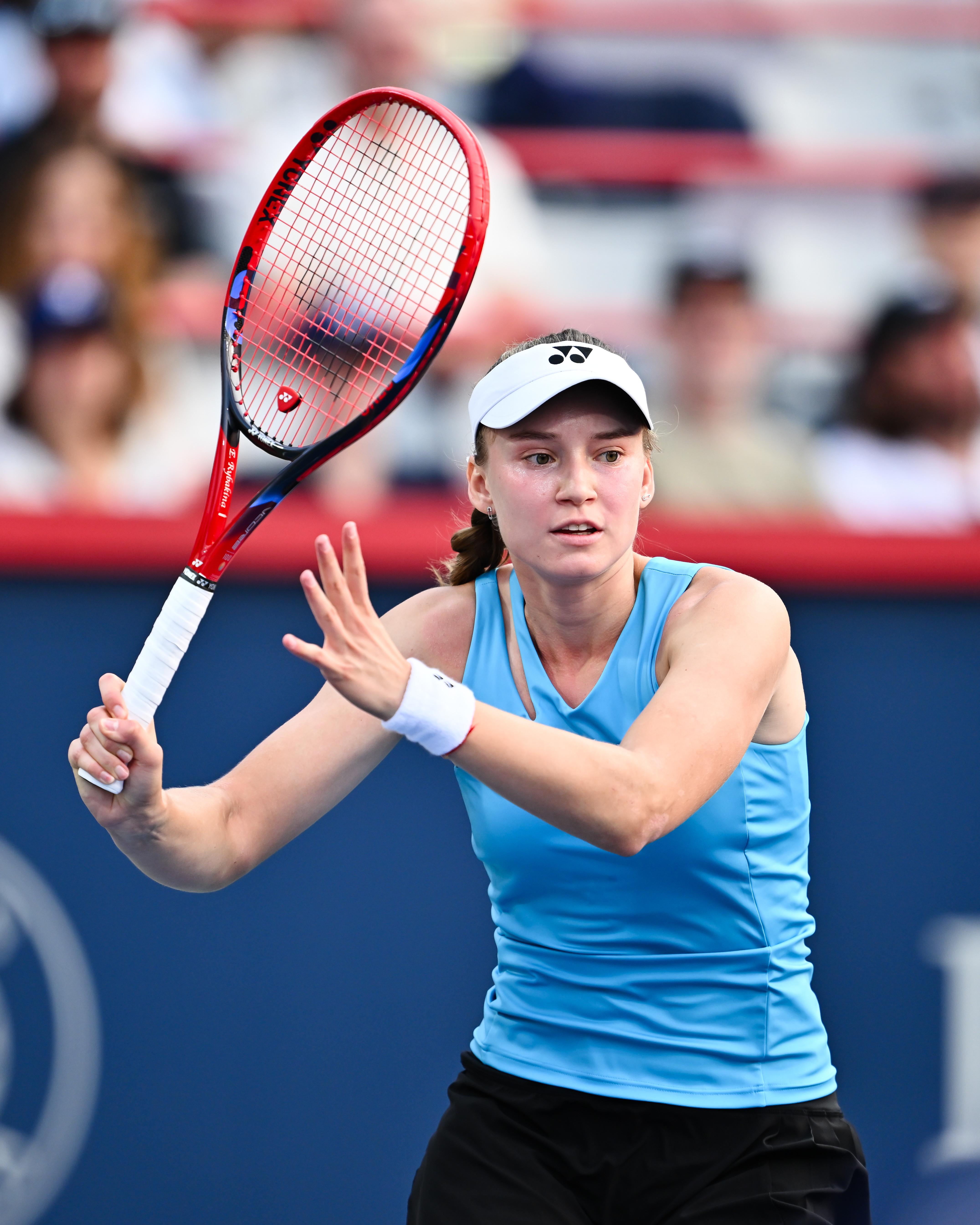 WTA1000蒙特利尔站1/4决赛，9号种子莱巴金娜在6-12-1领先时，她的