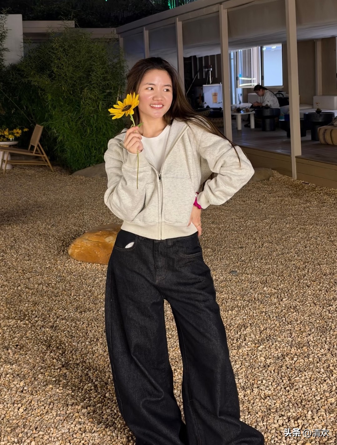李勒优不和崔晋吵闹，不是因为她善良，而是因为她尊重养了自己十多年的“妈妈”。崔晋的“妈妈”养了李勒优