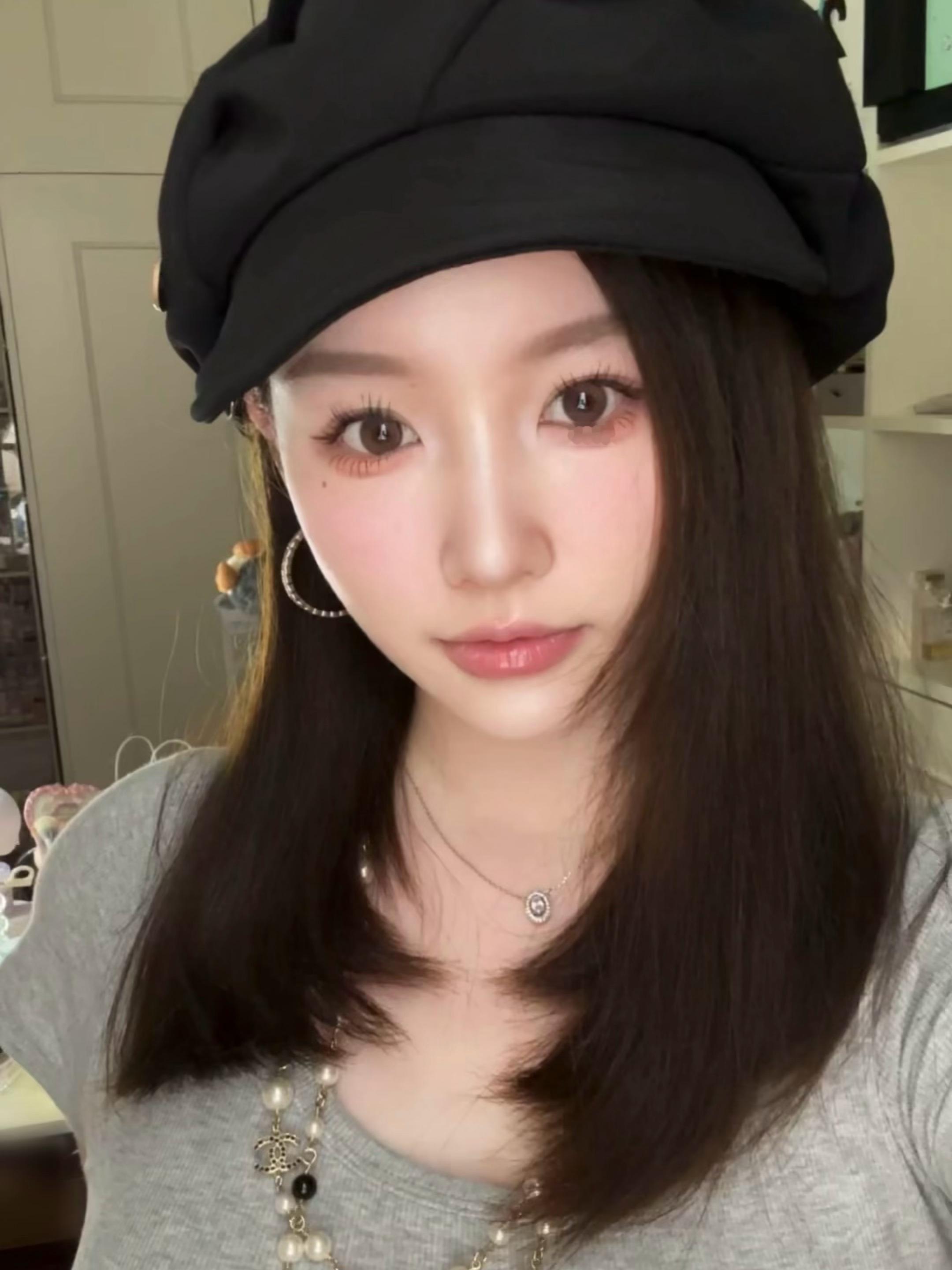 🤍🩶🖤上班认真工作下班跟朋友开心聚会生活好充实​​​