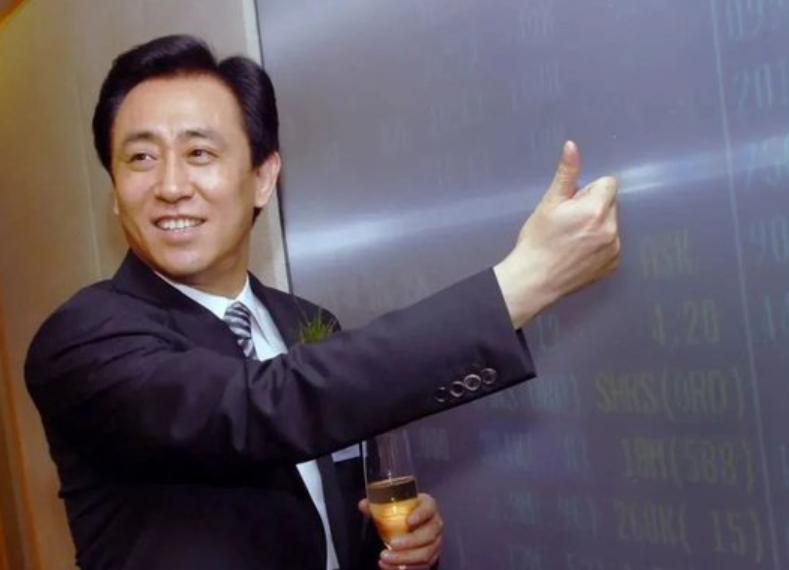 恒大当年能做这么大，真不是运气！老对手曝出他的过人手段如今提起恒大创始人许家印