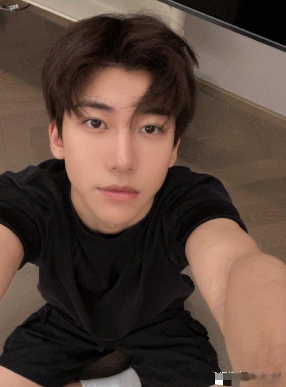 爱豆丁泽仁站姐发布道歉信和判决书，间接证实丁泽仁出轨约炮行为！近日，爱豆丁泽仁和