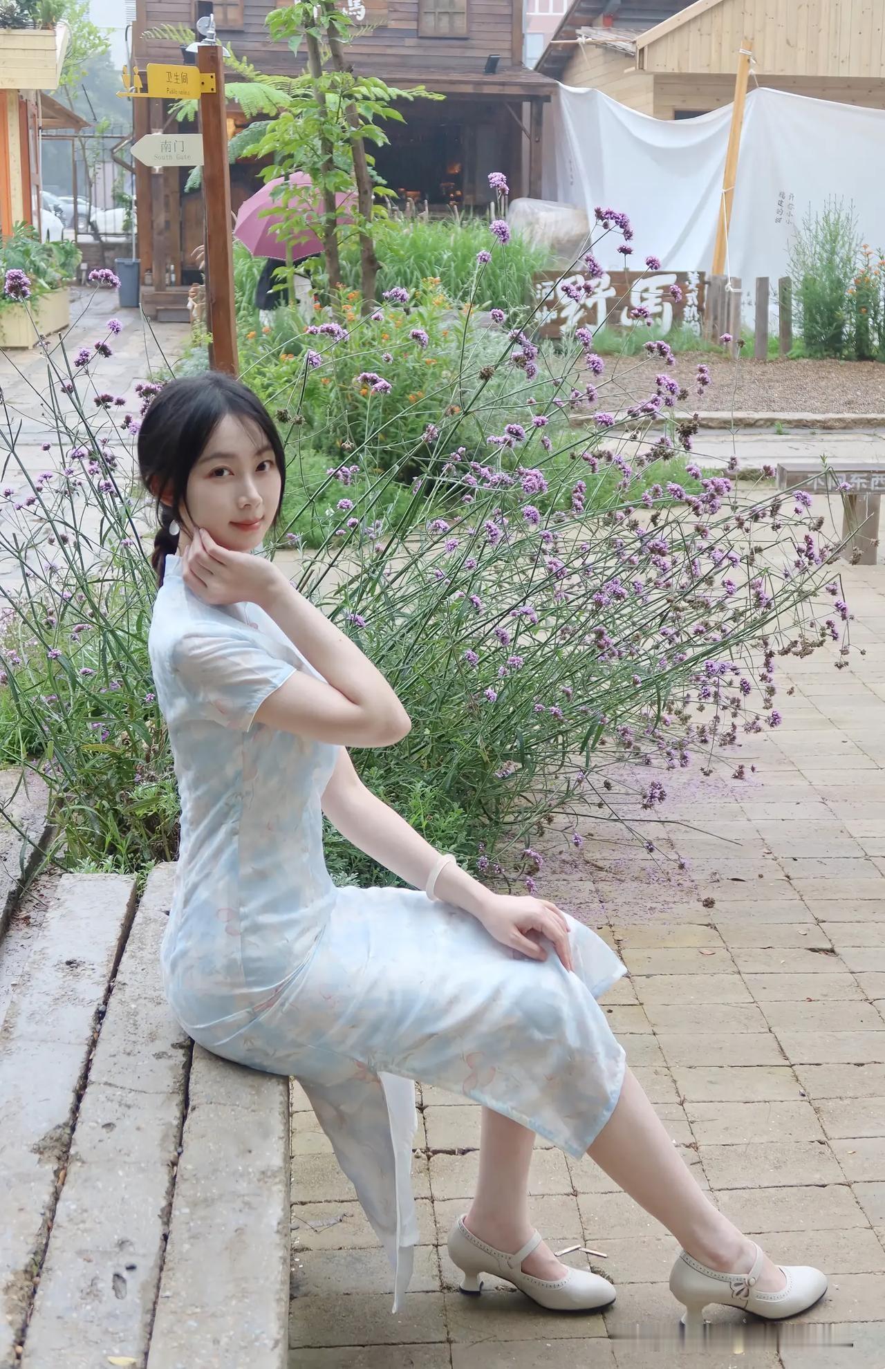 清新古风，花间少女。江南国风美女花间温柔少女
