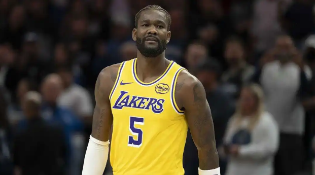 其实现在看，联盟中锋艾顿只排在约基奇之后当然大帝如果能保持健康艾顿肯定也不如，