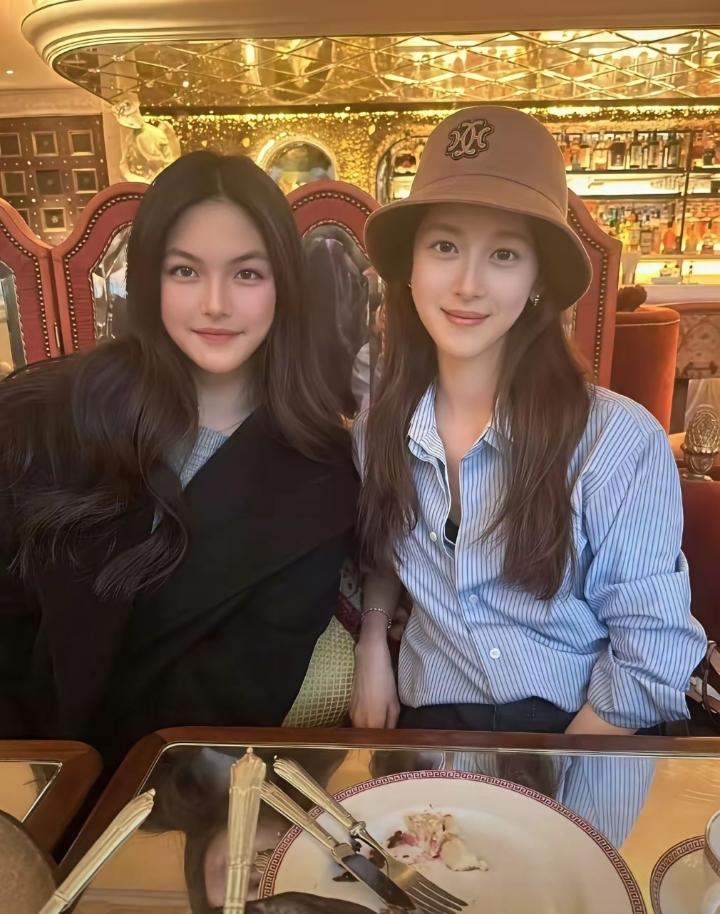 王诗龄和章泽天同框照流出，章泽天状态好到爆，满满的少女感，王诗龄09年，章泽天9