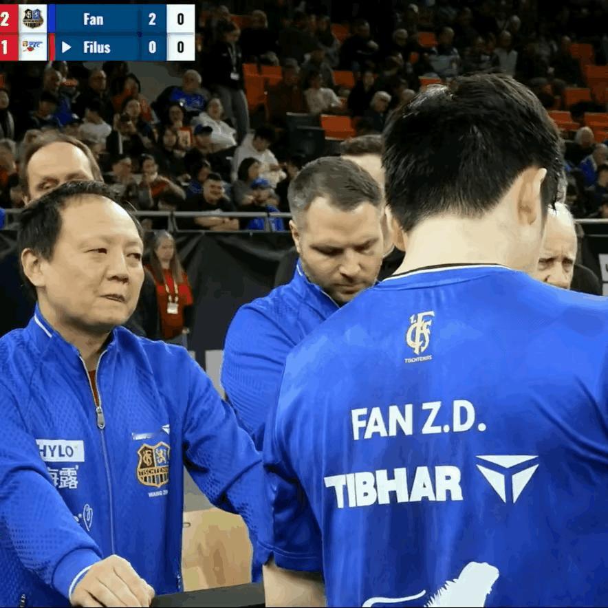 一直没想明白，王皓为什么能当上男乒总教练？看他现场指导林诗栋时，总是不耐烦