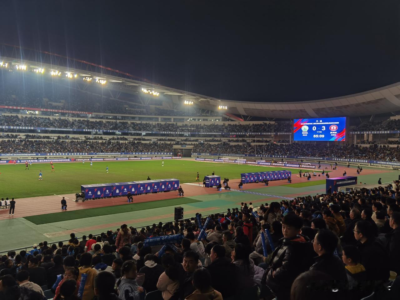 李玮峰还是有两把刷子的！去年苏州和南京差距不大，第一届城市对抗赛上苏州小胜！今