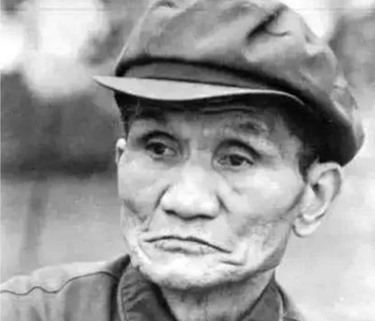 1947年，沈醉到重庆监狱视察，看见一个“疯老头”正在跑步，沈醉不经意间与他来了