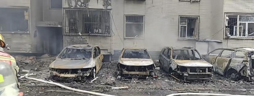 外出上班的租户下班回来家都没了，表面上是17人受伤，实际背后却是许多个家庭的无家