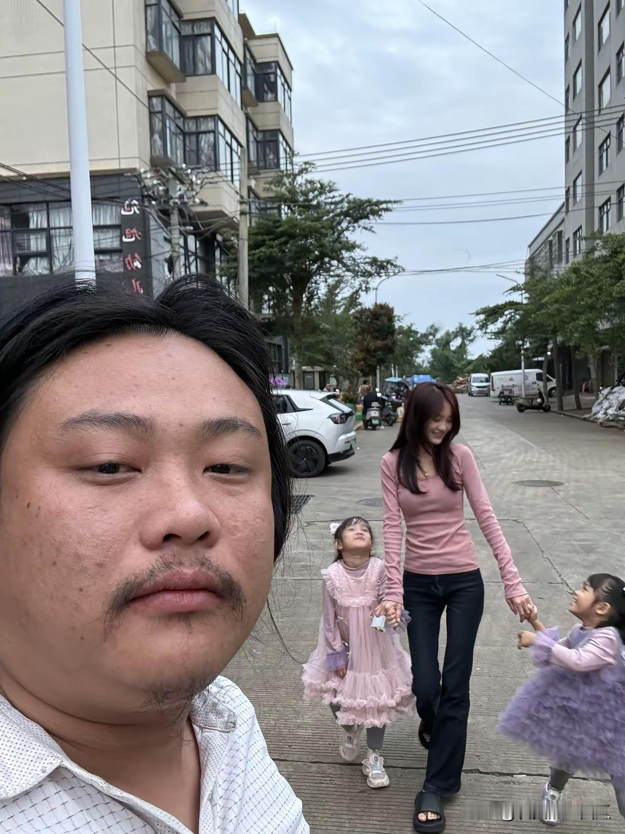 想必这个爸爸，肯定有过人之处！[赞][赞][赞]