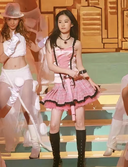 刘亦菲要是去当女团就没张元英什么事了​​​