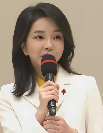 不知道李在明将来是否会特赦金建希？金建希被定罪的可能性很大，不知道李在明是否会特