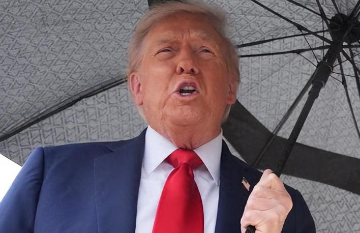 美国政府停摆43天终复工，背后损失触目惊心！80万人被迫休假、70万人白