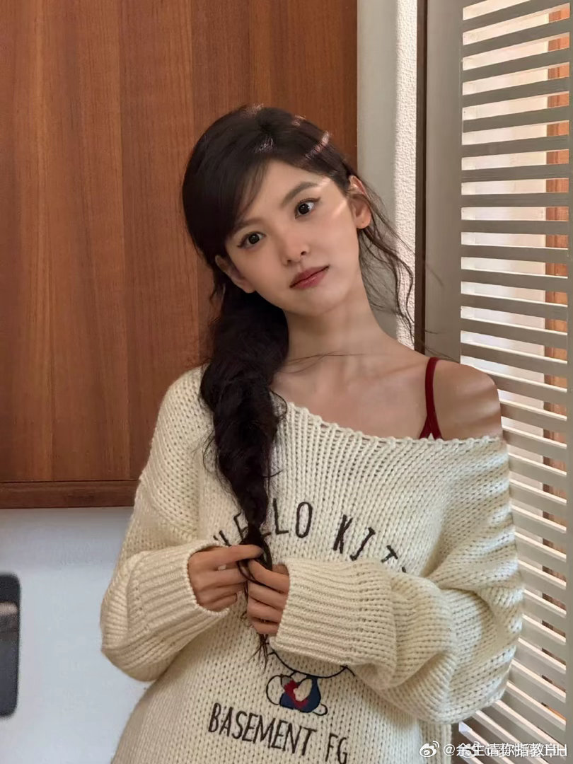 #章若楠#
