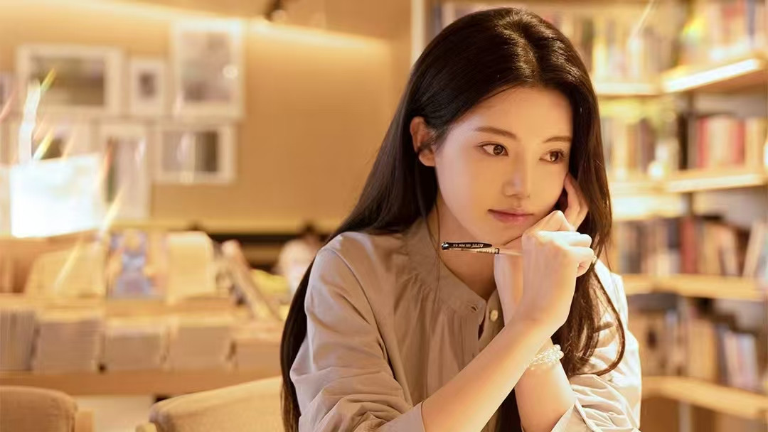 电视剧《我在顶峰等你》为何让人浮想联翩？由孙珍妮、陈靖可主演的都市穿越剧《我在