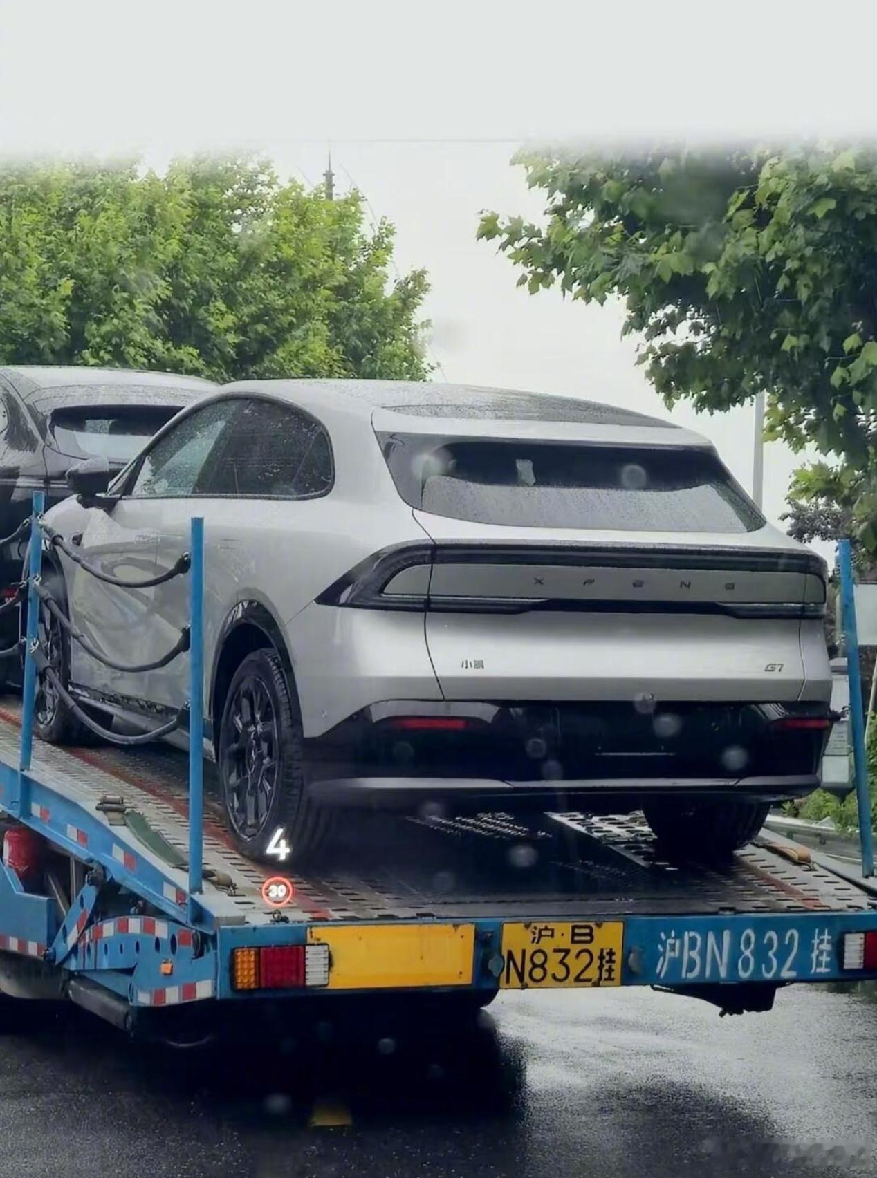 看样子小鹏G7已经开始往门店铺货了？小鹏G6的售价是17.68-19.