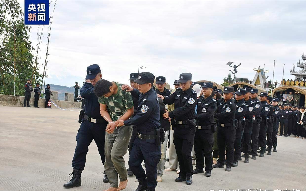 中国人被电诈盯上是有原因的，一位越南人告诉我：并非中国人就好骗，而是一个14亿人