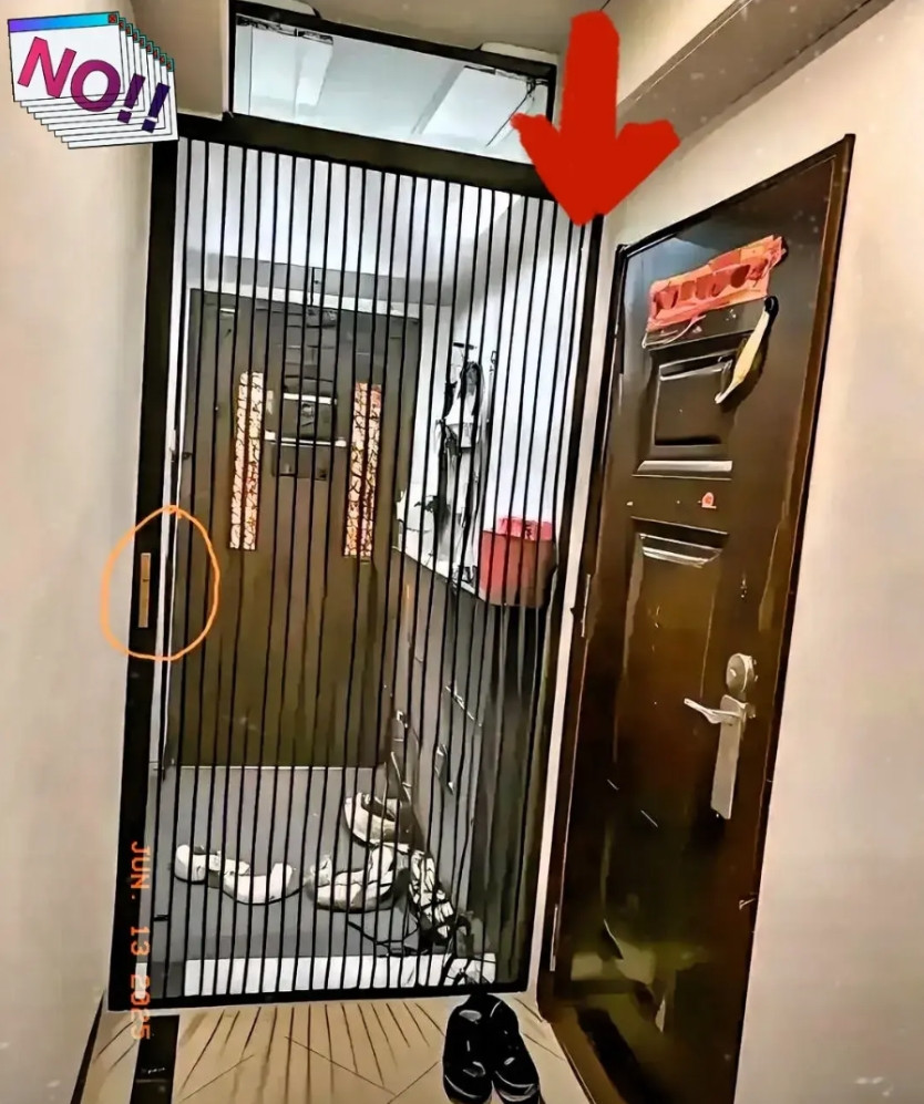 今天中午回家吃饭，发现邻居在公摊过道焊了铁栏，截走了一半公共空间。找物业反映