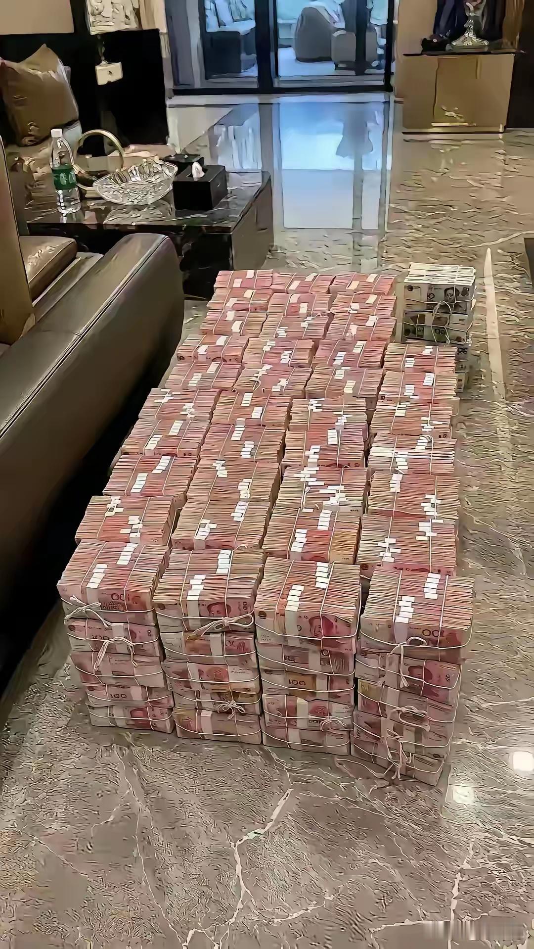 有这么多存款绝对是顶级有钱人。