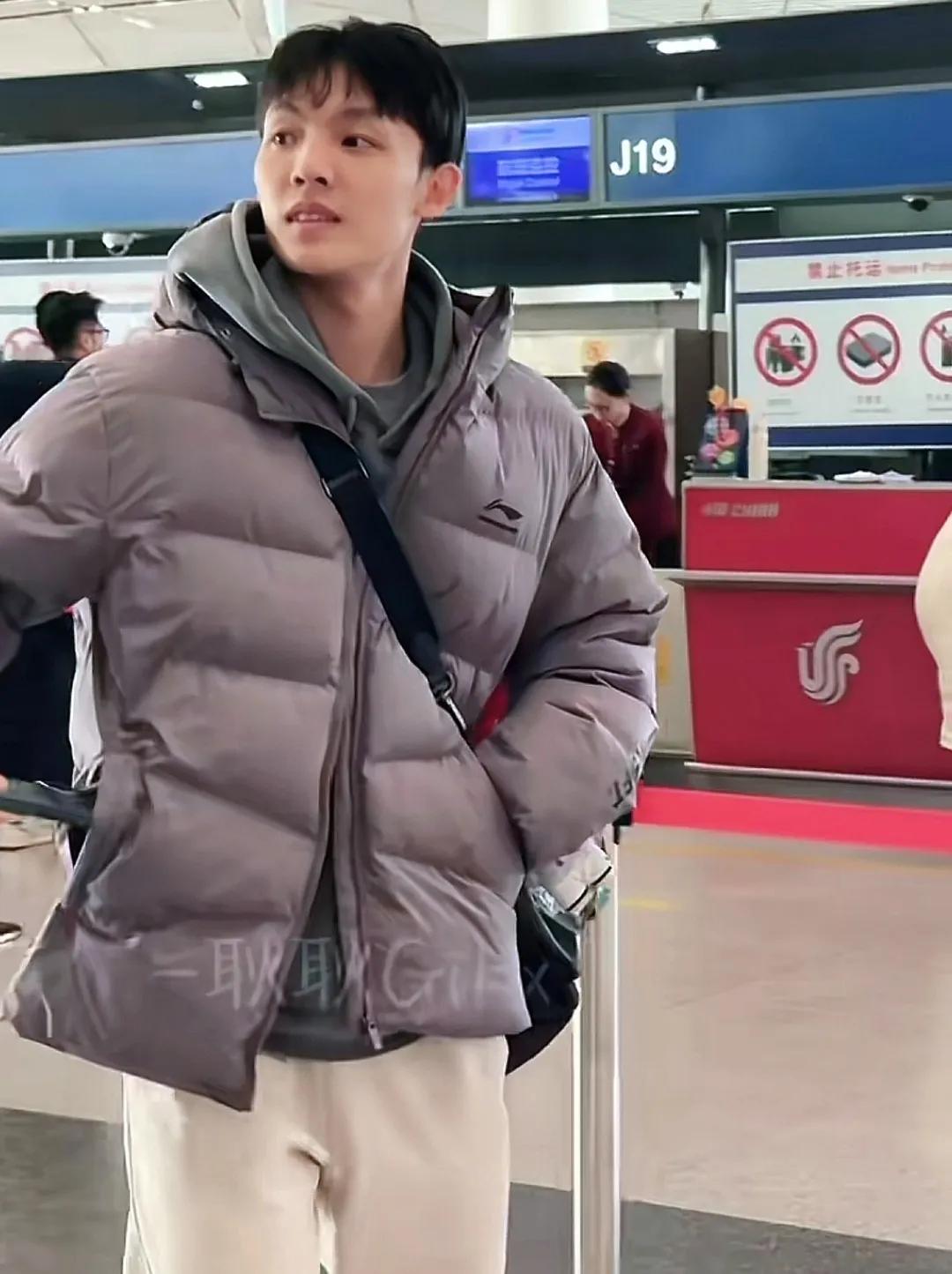 广东四名外援很关注全明星投票情况，他们不是关心自己有没有人投，是关心徐杰的得票情