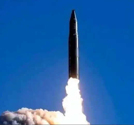 如果东风41发射后经过别国领空，就不担心被打下来吗？这么说吧，一旦东风41发射出