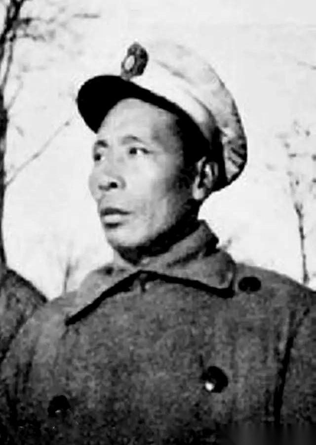 国民党110师师长廖运周，刚从兵团司令黄维手里接过军令，扭头就走进了自己的师部。