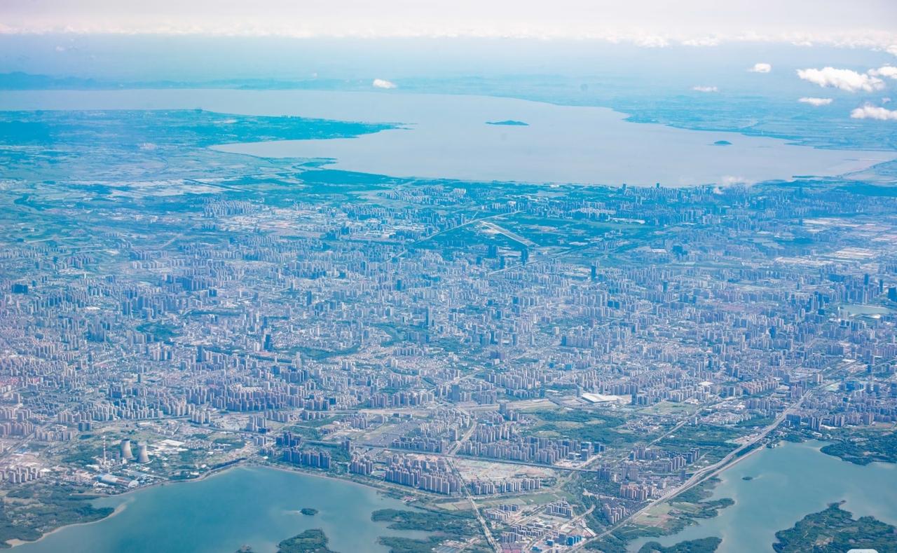 合肥，这张图里有城区的六成大，高新区、蜀山区西部，瑶海区庐阳区